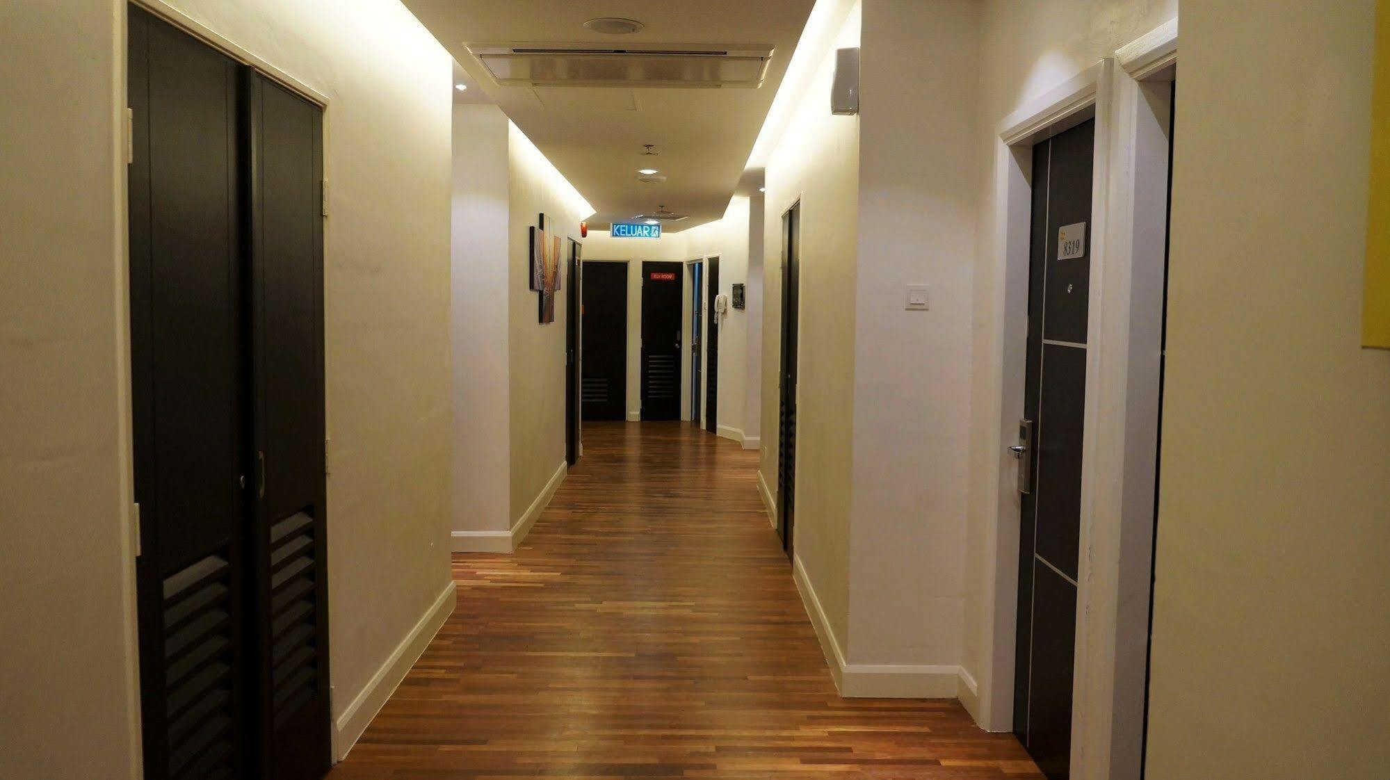 Pine Garden Hotel Kuching Exterior photo